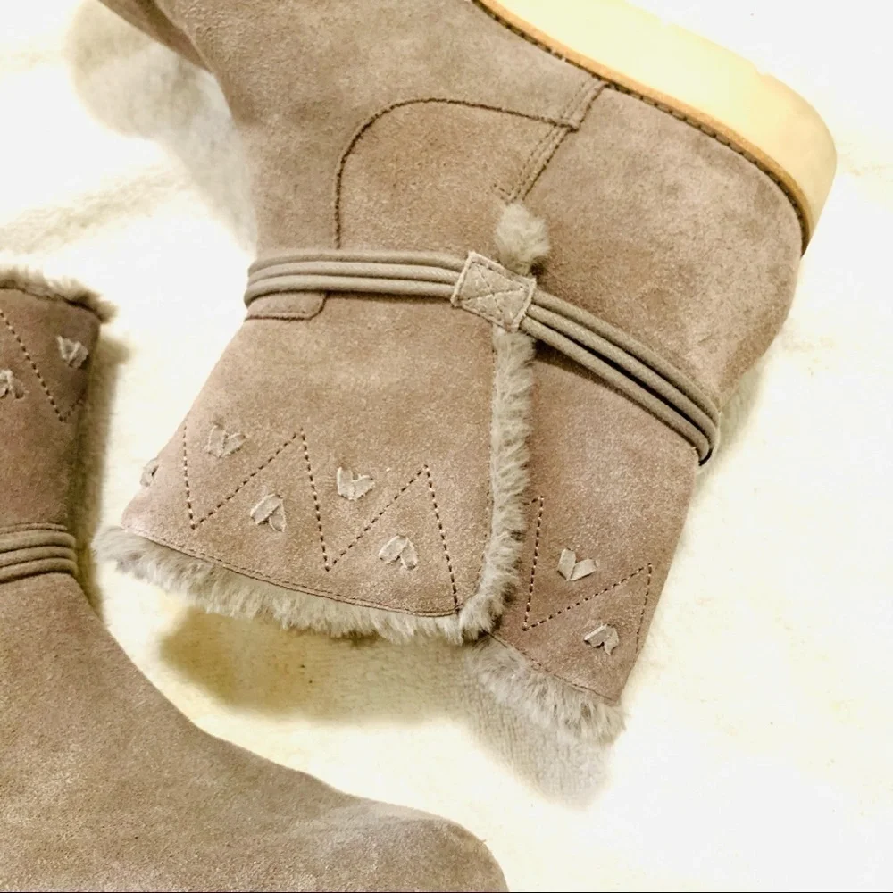 JACK ROGERS Vera gray suede Pom Pom boots size 9
